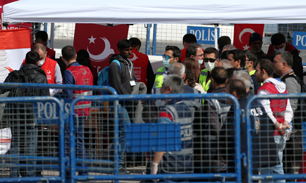 Анкара ставља мигранте на лед